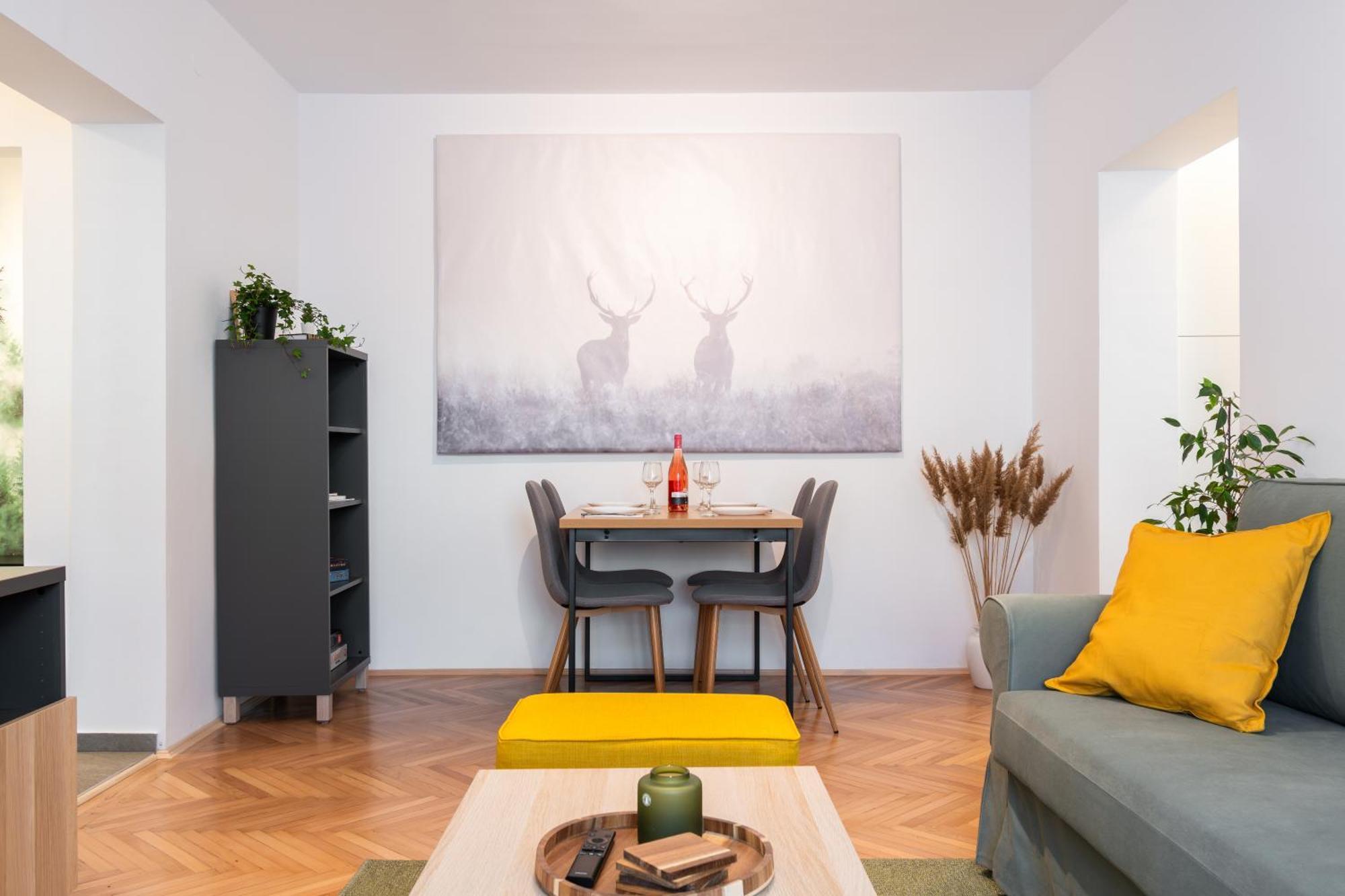 סינאיה The Cozy Deer Apartment מראה חיצוני תמונה